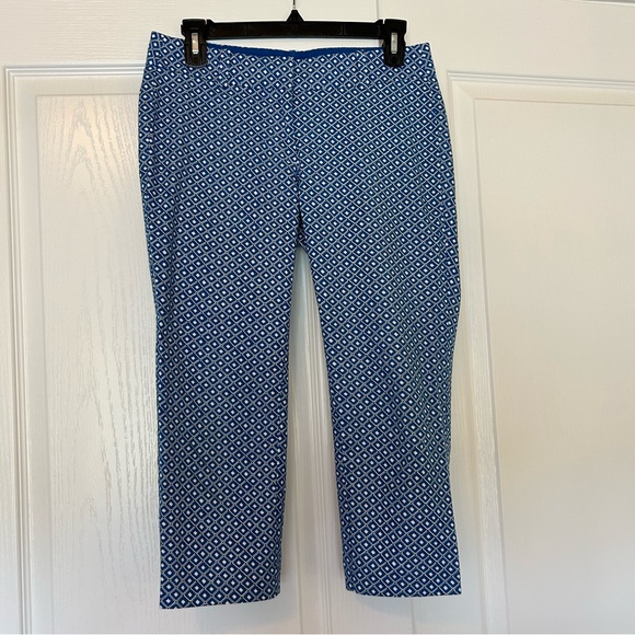 Ann Taylor Blue White Carnegie Crop Geometric Print Crop Pants Size 2P - Picture 1 of 9